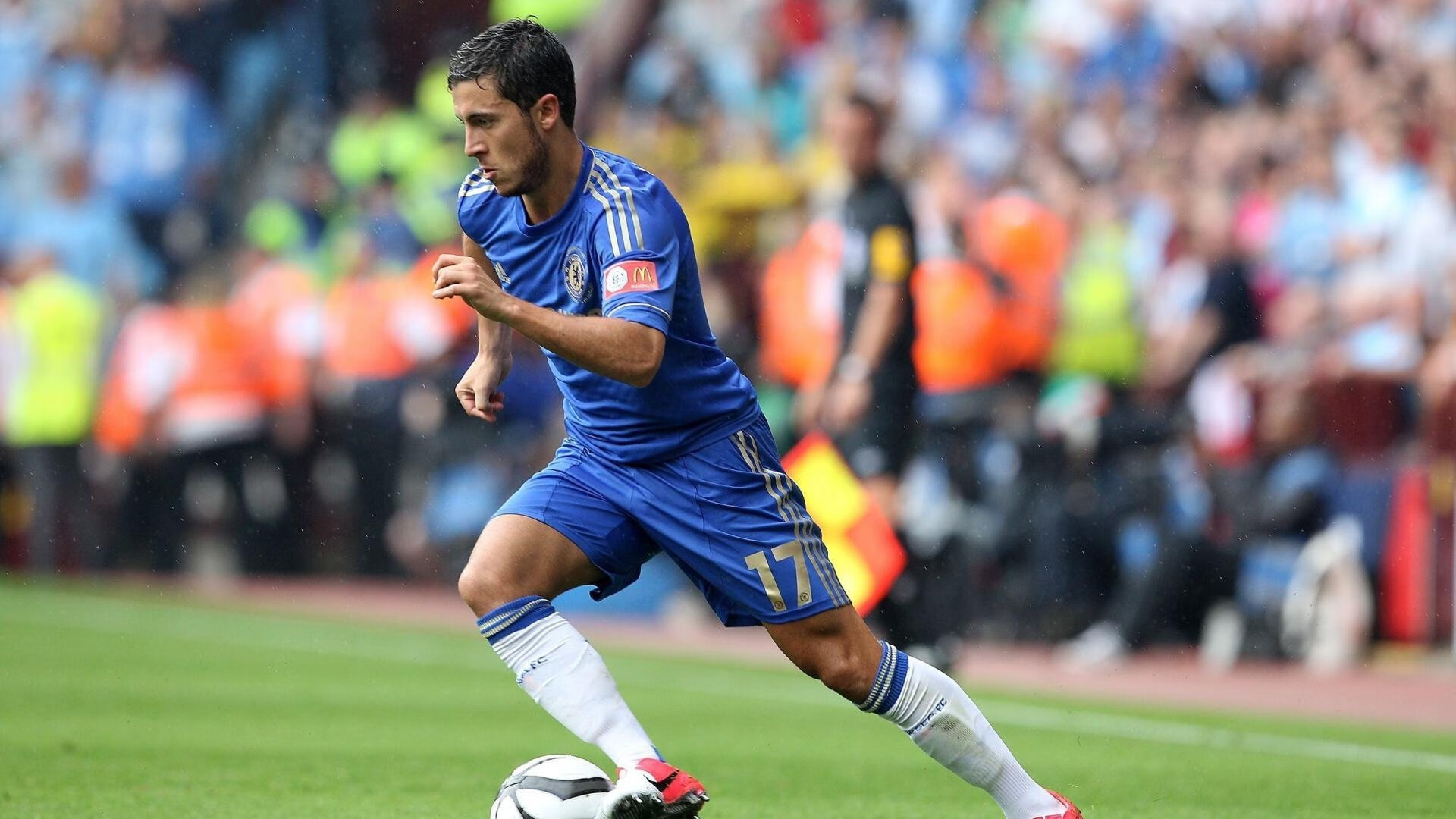 “腰旗橄榄球:东部新区赛场带来全新观赛体验”